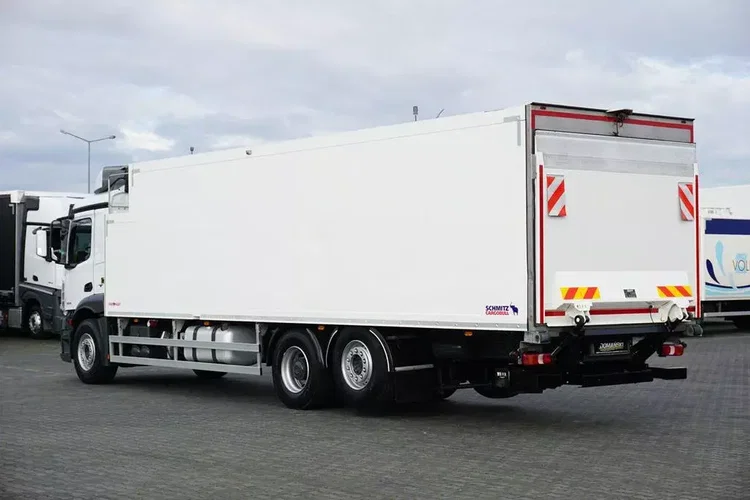 Mercedes ANTOS / 2535 / EURO 6 / CHŁODNIA + WINDA / 23 PALETY / OŚ SKRĘTNA zdjęcie 6