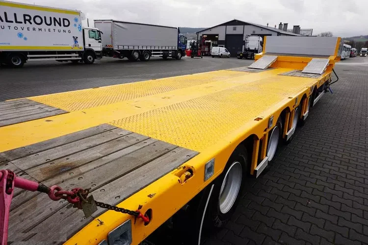 BODEX / NISKOPODWOZIOWA / 4 OSIE / NAJAZDY / 2 X OŚ SKRĘTNA / DMC 65 000 KG / JAK NOWA zdjęcie 27