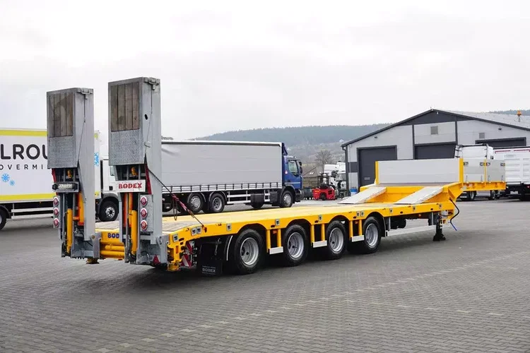 BODEX / NISKOPODWOZIOWA / 4 OSIE / NAJAZDY / 2 X OŚ SKRĘTNA / DMC 65 000 KG / JAK NOWA zdjęcie 5