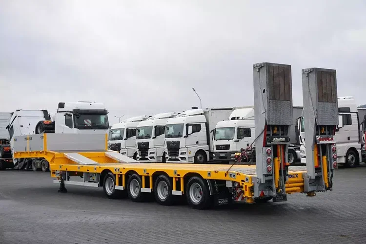BODEX / NISKOPODWOZIOWA / 4 OSIE / NAJAZDY / 2 X OŚ SKRĘTNA / DMC 65 000 KG / JAK NOWA zdjęcie 6