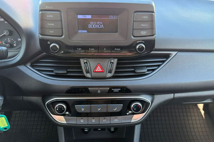 Hyundai i30 Salon Polska, Pierwszy właściciel, Bezwypadkowy,6 biegowa skrzynia. zdjęcie 14