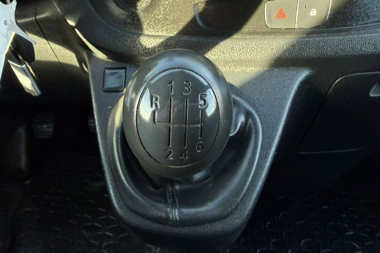 Opel Vivaro Klimatyzacja, Ele szyby, Nawigacja, PDC, Kamera cofania, 2 kpl. opon zdjęcie 20
