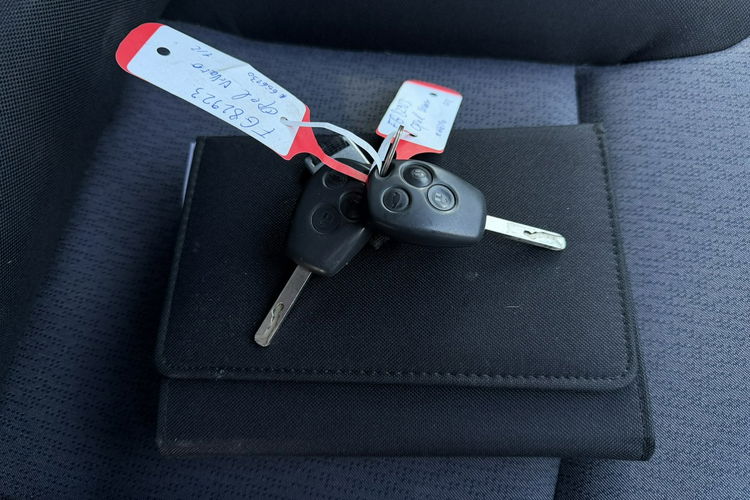 Opel Vivaro Klimatyzacja, Ele szyby, Nawigacja, PDC, Kamera cofania, 2 kpl. opon zdjęcie 26