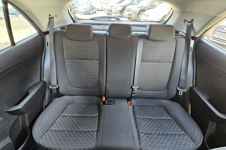 Kia Rio model 2018, grzana kierownica i fotele, asystent pasa, radar zdjęcie 13