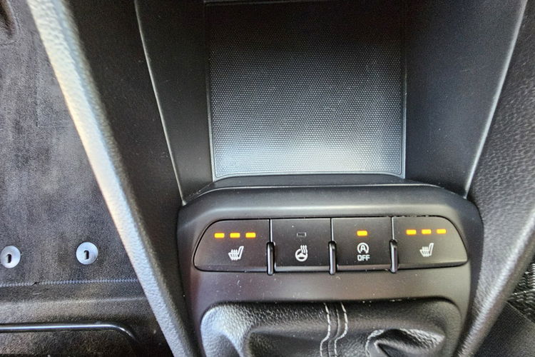 Kia Rio model 2018, grzana kierownica i fotele, asystent pasa, radar zdjęcie 23