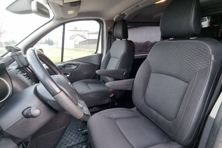 Opel Vivaro Super zadbany 1 wł. / Klimatronik / Kamera / Grzane fotele / Keyless zdjęcie 10