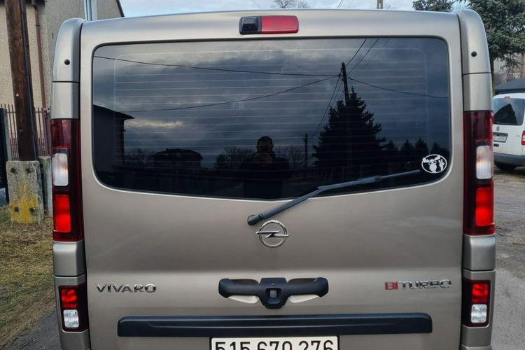 Opel Vivaro Super zadbany 1 wł. / Klimatronik / Kamera / Grzane fotele / Keyless zdjęcie 6