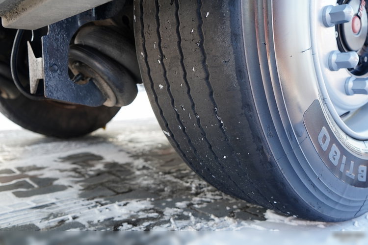 Wielton / WYWROTKA 45 M3 / ALUMINIOWA / OŚ PODNOSZONA / OSIE SAF / zdjęcie 15