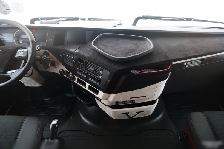 Volvo FH 500 / SOLÓWKA / 6X2 / KLIMA POSTOJOWA  / WINDA DHOLLANDIA / OŚ PODNOSZONA / SKRĘTNA / MOCNA PODŁOGA zdjęcie 41