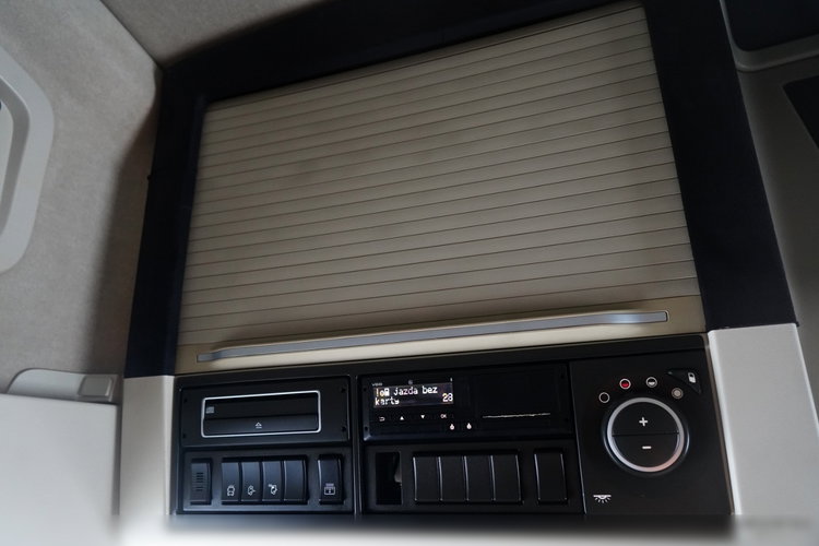 Volvo FH 500 / SOLÓWKA / 6X2 / KLIMA POSTOJOWA  / WINDA DHOLLANDIA / OŚ PODNOSZONA / SKRĘTNA / MOCNA PODŁOGA zdjęcie 43