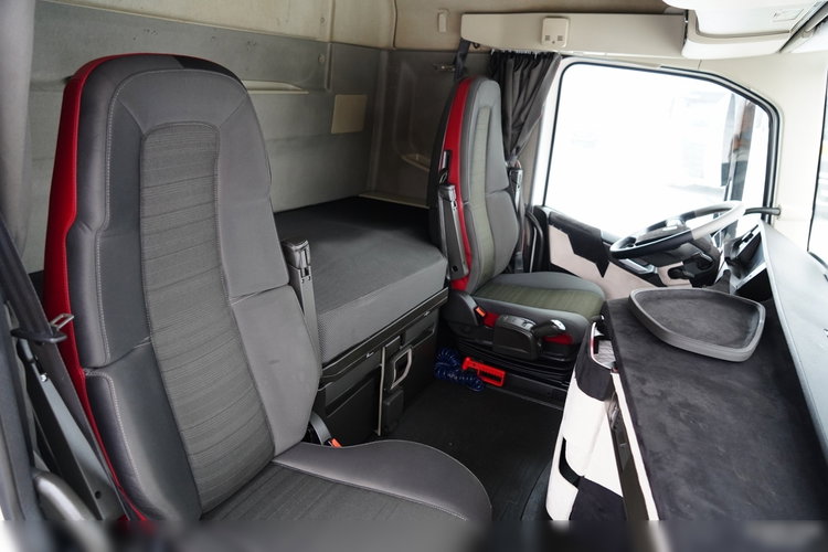 Volvo FH 500 / SOLÓWKA / 6X2 / KLIMA POSTOJOWA  / WINDA DHOLLANDIA / OŚ PODNOSZONA / SKRĘTNA / MOCNA PODŁOGA zdjęcie 45