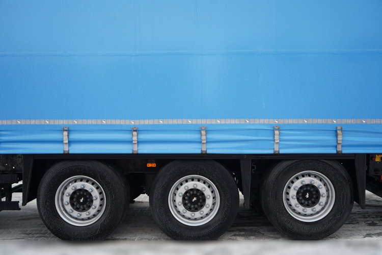 Schmitz / FIRANKA / WINDA ZAŁADOWCZA DHOLLANDIA -2000 KG / 2 OSIE PODNOSZONE / zdjęcie 24