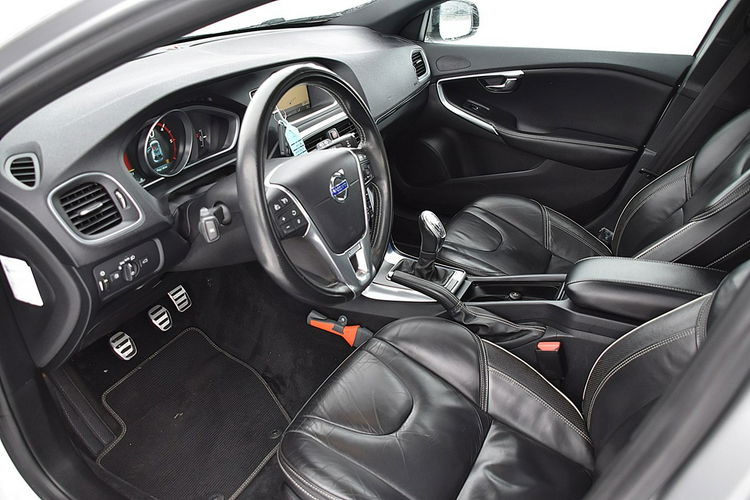 Volvo V40 1.6D2 115Km R-Design Skóra Led Navi XENON Kamera Panorama Gwarancja zdjęcie 9