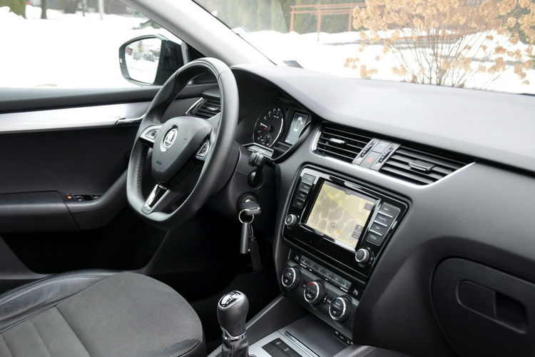 Skoda Octavia 2.0TDI(150KM) Radar ACC Navi Skóry Reling El.Klapa Parktr. Alu16"ASO zdjęcie 18