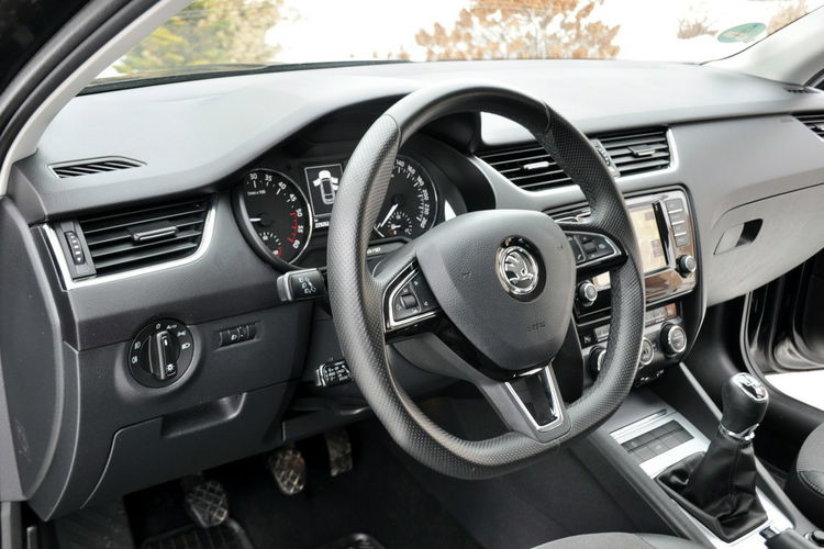 Skoda Octavia 2.0TDI(150KM) Radar ACC Navi Skóry Reling El.Klapa Parktr. Alu16"ASO zdjęcie 22