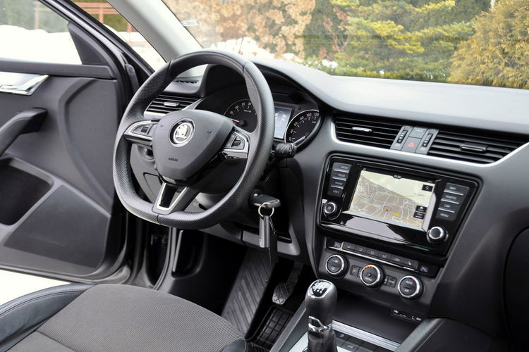 Skoda Octavia 2.0TDI(150KM) Radar ACC Navi Skóry Reling El.Klapa Parktr. Alu16"ASO zdjęcie 25