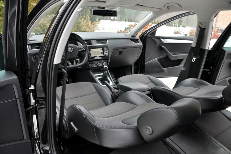 Skoda Octavia 2.0TDI(150KM) Radar ACC Navi Skóry Reling El.Klapa Parktr. Alu16"ASO zdjęcie 27