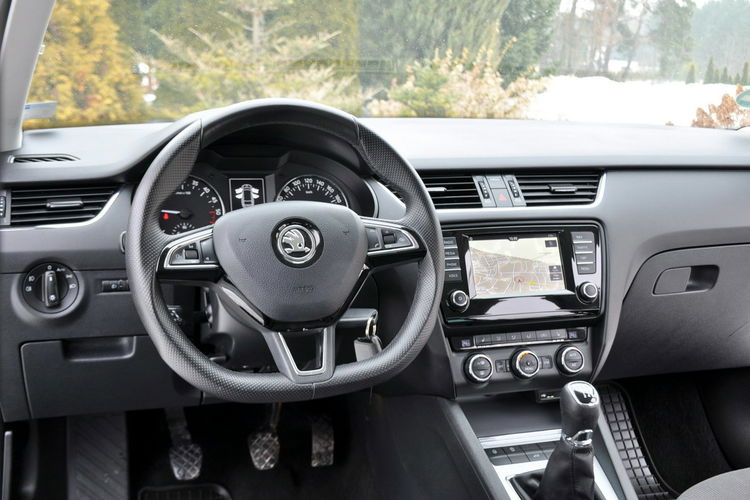 Skoda Octavia 2.0TDI(150KM) Radar ACC Navi Skóry Reling El.Klapa Parktr. Alu16"ASO zdjęcie 29