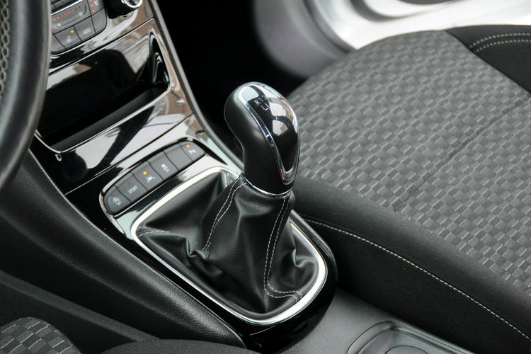 Opel Astra 1.6T(200KM) 52tyś.km Radar Navi Full Led Asys Pasa Grzana Kierow Alu18 zdjęcie 33