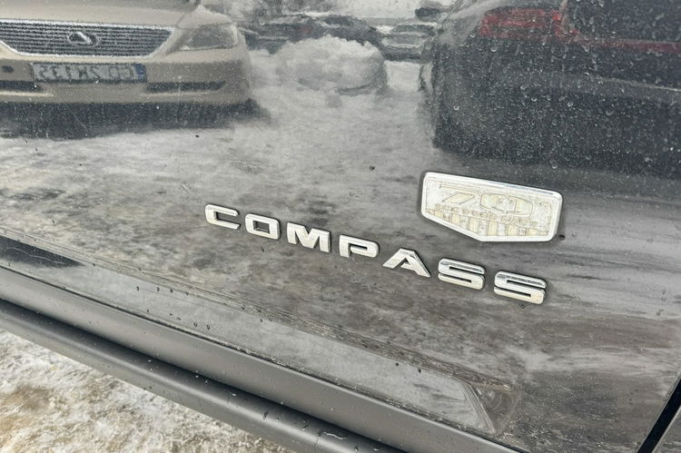Jeep Compass 2.0 benz 156KM Wersja 70TH Skóry Podgrz fotele Szyberdach Duże radio zdjęcie 18