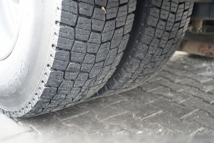 Iveco STRALIS 360 / 6X2 /  LAWETA / PLATFORMA 9.3 M / NAJAZDY HYDRAULICZNE / WYCIĄGARKA / OŚ PODONOSZONA  / EURO 6 zdjęcie 28