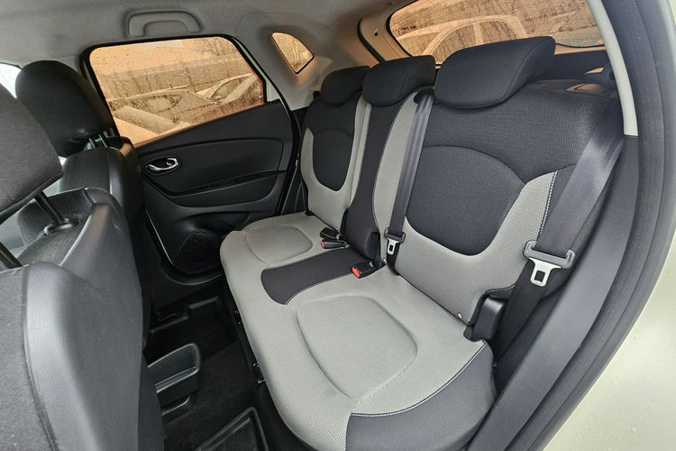 Renault Captur serwis , keyless go, grzane fotele, 2 kpol kół zdjęcie 16
