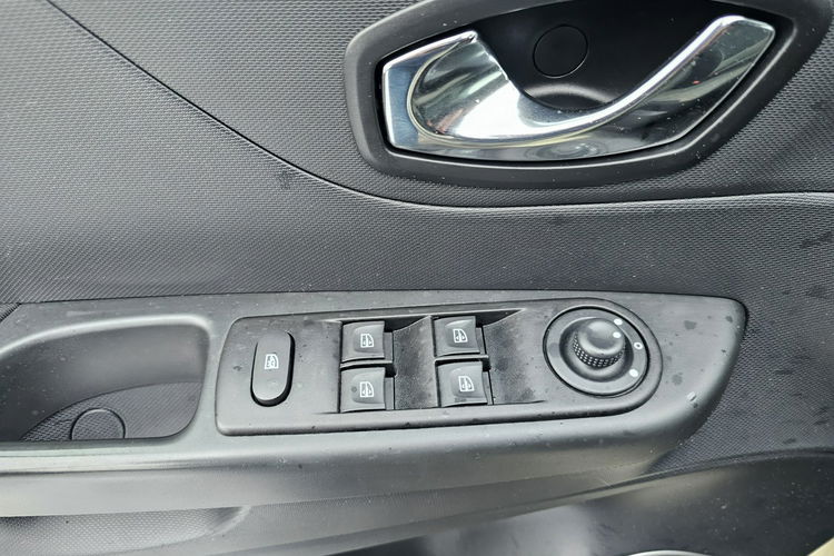Renault Captur serwis , keyless go, grzane fotele, 2 kpol kół zdjęcie 22
