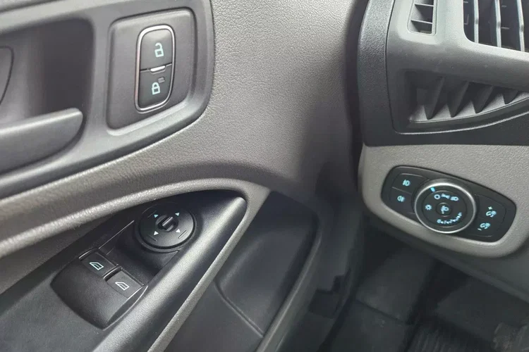 Ford transit-connect Long 39999zł NETTO Zabudowa warsztatowa 1.5TdCi/120KM zdjęcie 19