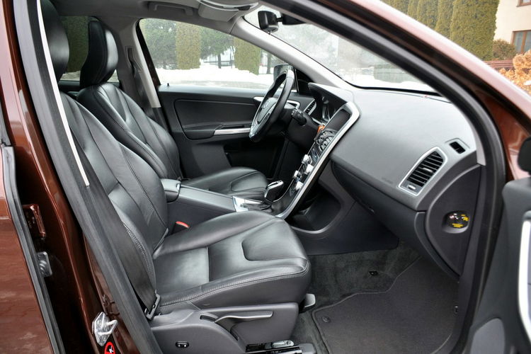 Volvo XC 60 2.0d(181KM) Lift Xenon Led Navi Panorama Skóry Vitrual I Wł Alu17"ASO zdjęcie 17