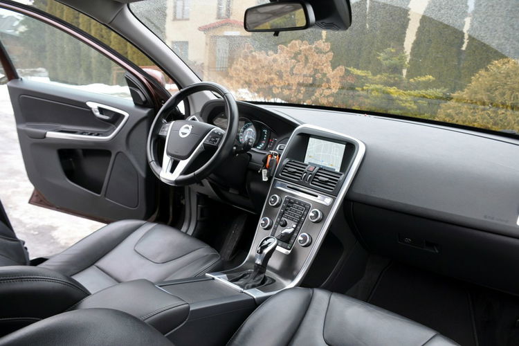 Volvo XC 60 2.0d(181KM) Lift Xenon Led Navi Panorama Skóry Vitrual I Wł Alu17"ASO zdjęcie 24