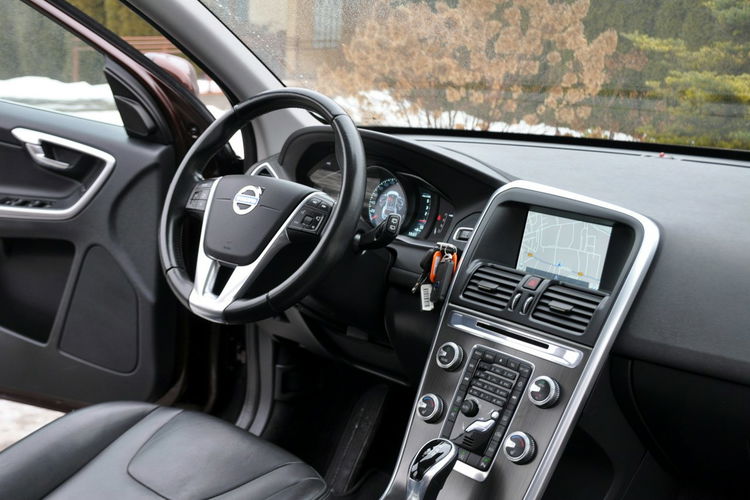 Volvo XC 60 2.0d(181KM) Lift Xenon Led Navi Panorama Skóry Vitrual I Wł Alu17"ASO zdjęcie 25