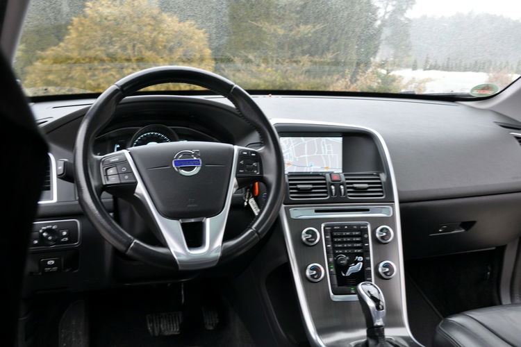 Volvo XC 60 2.0d(181KM) Lift Xenon Led Navi Panorama Skóry Vitrual I Wł Alu17"ASO zdjęcie 29