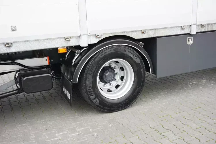 Renault D 280 / ACC / E 6 / BURTOWY + WINDA / ŁAD. 9953 KG / PEŁNY ADR zdjęcie 32