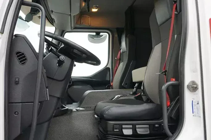 Renault D 280 / ACC / E 6 / BURTOWY + WINDA / ŁAD. 9953 KG / PEŁNY ADR zdjęcie 7