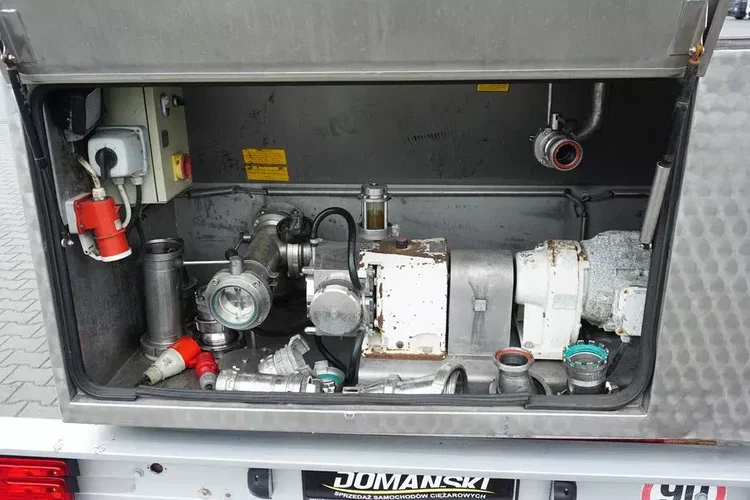 SOMMER CYSTERNA SPOZYWCZA / 28 374 LITRÓW / 4 KOMOROWA / WEBASTO / POMPA zdjęcie 15