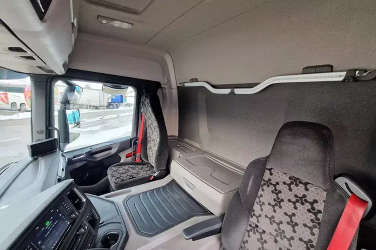 Scania P410A4X2NB Przód Na Poduszce zdjęcie 19