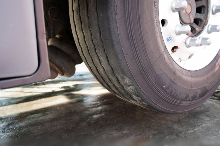 KNAPEN / RUCHOMA PODŁOGA / WALKING FLOOR / 91 m3 / 2021 ROK / OŚ PODNOSZONA / OSIE SAF / ALUFELGI / zdjęcie 22