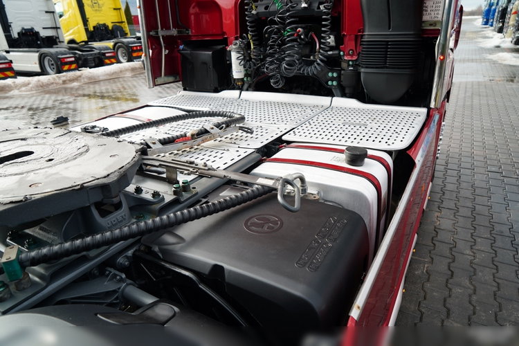 DAF XF 530 / HYDRAULIKA / KLIMA POSTOJOWA / SUPER SPACE CAB / CAŁA NA PODUSZKACH / TV / ALUFELGI zdjęcie 16