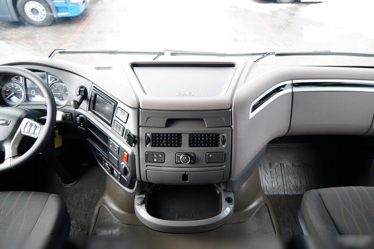 DAF XF 530 / HYDRAULIKA / KLIMA POSTOJOWA / SUPER SPACE CAB / CAŁA NA PODUSZKACH / TV / ALUFELGI zdjęcie 33