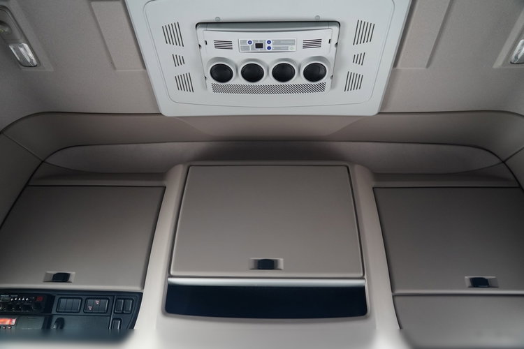 DAF XF 530 / HYDRAULIKA / KLIMA POSTOJOWA / SUPER SPACE CAB / CAŁA NA PODUSZKACH / TV / ALUFELGI zdjęcie 37