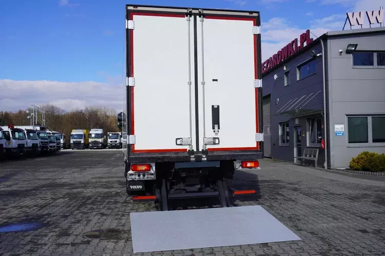 Volvo FH 500 6x2 E6 / Chłodnia Schmitz 19 EPAL / Thermoking T-1000R zdjęcie 13
