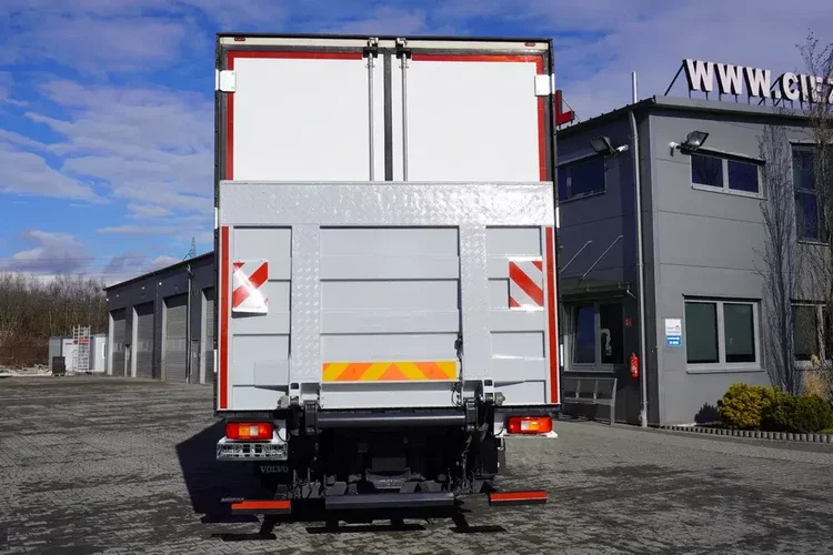 Volvo FH 500 6x2 E6 / Chłodnia Schmitz 19 EPAL / Thermoking T-1000R zdjęcie 5