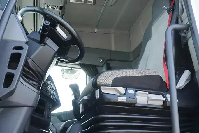 Renault C 520 / EURO 6 / ACC / 6 X 4 / RETARDER / DMC 100 000 KG zdjęcie 7