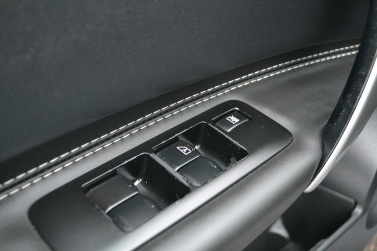 Qashqai Nissan Qashqai 2.0 Full opcja Automat , skóra , ksenon zdjęcie 18