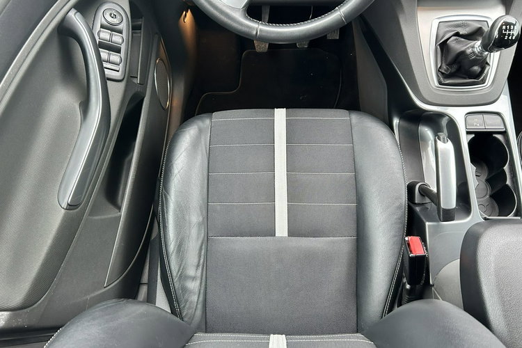 Ford Kuga zdjęcie 13