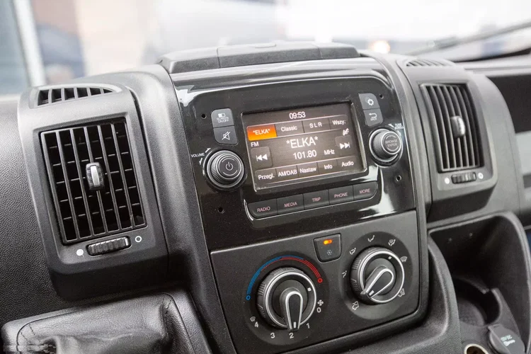 Peugeot Boxer 7-OSÓB DOKA SKRZYNIA 165KM zdjęcie 12