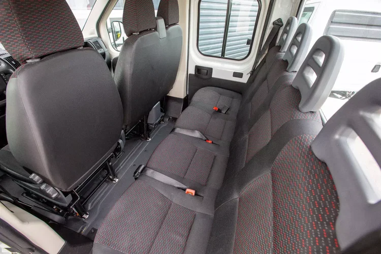 Peugeot Boxer 7-OSÓB DOKA SKRZYNIA 165KM zdjęcie 7