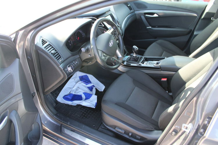 Hyundai i40 F-VAT Gwarancja netto 34 878 PLN Comfort Grzane fotele Kamera zdjęcie 15
