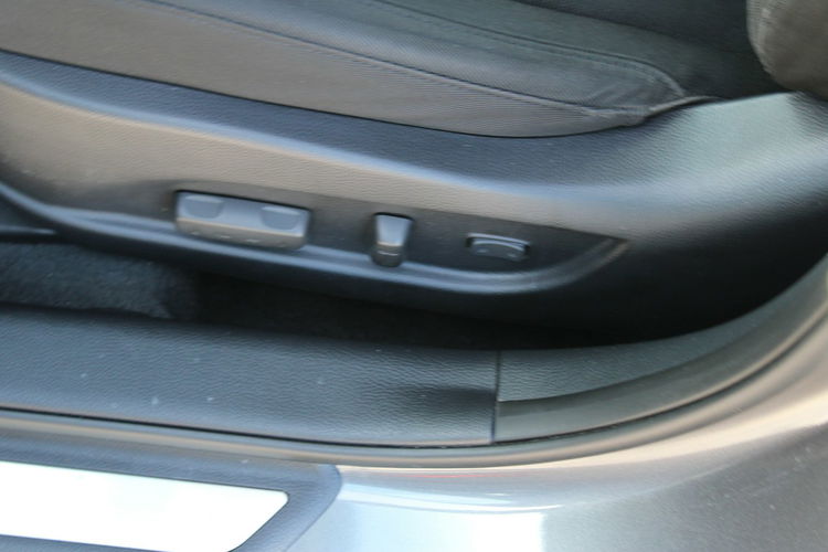 Hyundai i40 F-VAT Gwarancja netto 34 878 PLN Comfort Grzane fotele Kamera zdjęcie 16