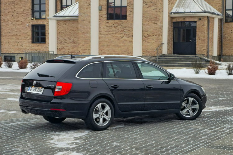 Superb Skoda Superb 2.0 TDI DSG Comfort zdjęcie 15